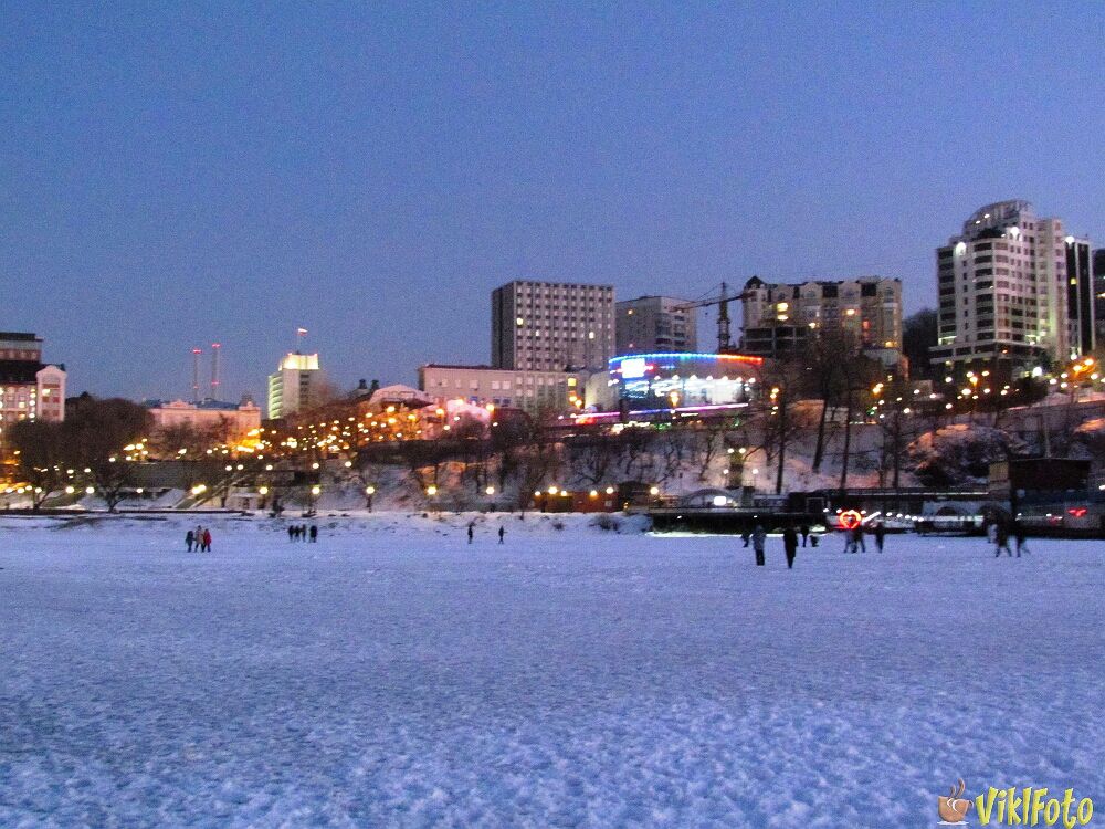 Вечер. фото со льда Амурского залива 02.01.2018 г. Владивосток.